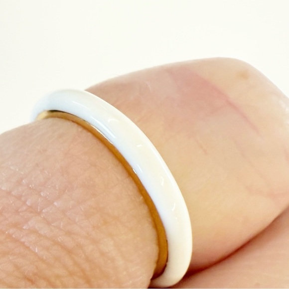 NWT Petit Moments Dainty White Ring Gold Accents, Size 6 - Picture 4 of 4